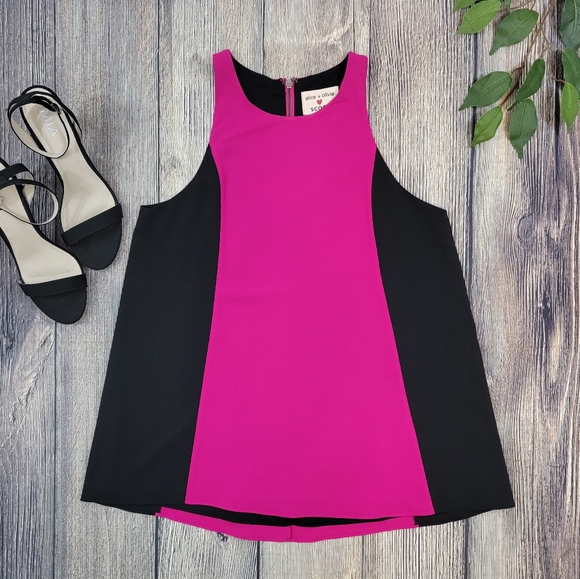 Alice + Olivia x Scoop Black and Pink Tank Top Blouse - Picture 2 of 9